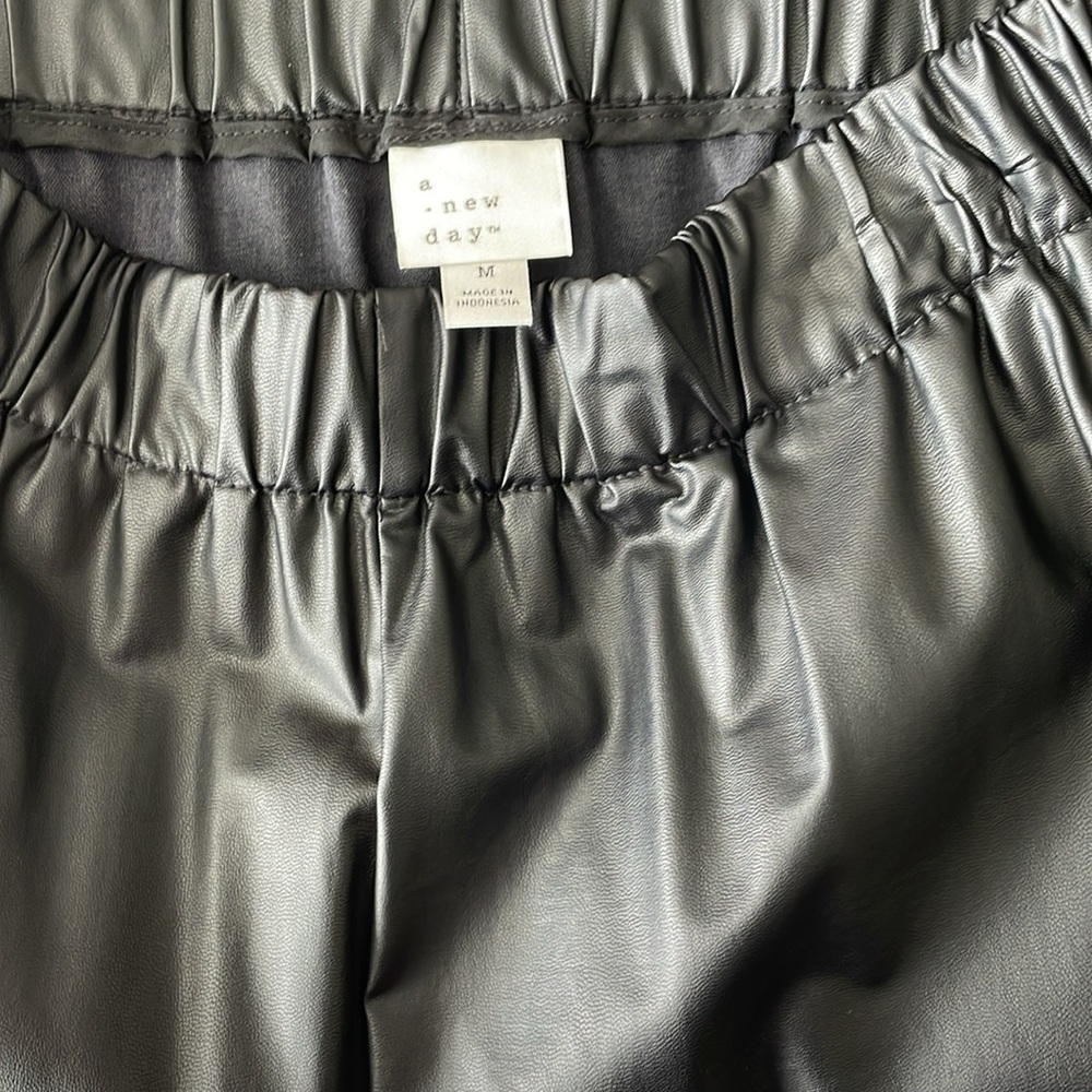 Faux leather maxi skirt - Picture 4 of 5